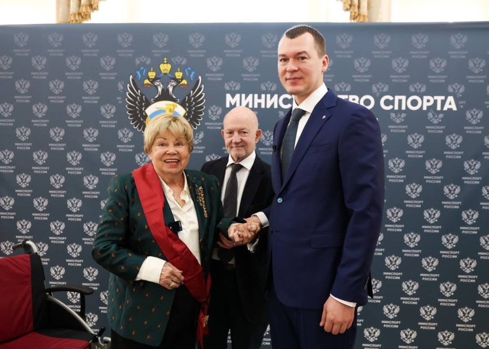 Лариса Латынина награждена орденом «За заслуги перед Отечеством» I степени Лариса Латынина награждена орденом «За заслуги перед Отечеством» I степени